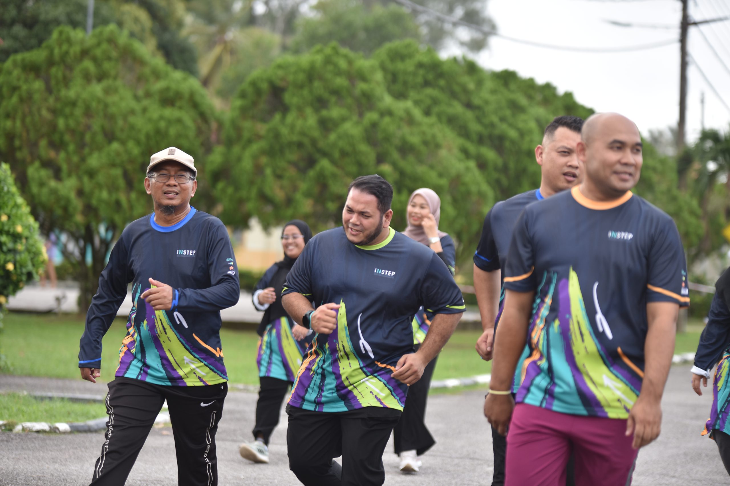 Stepping up the daily campus stroll to a light jog or even amping it up to a sprint, a dash of competitiveness livened up the evening.