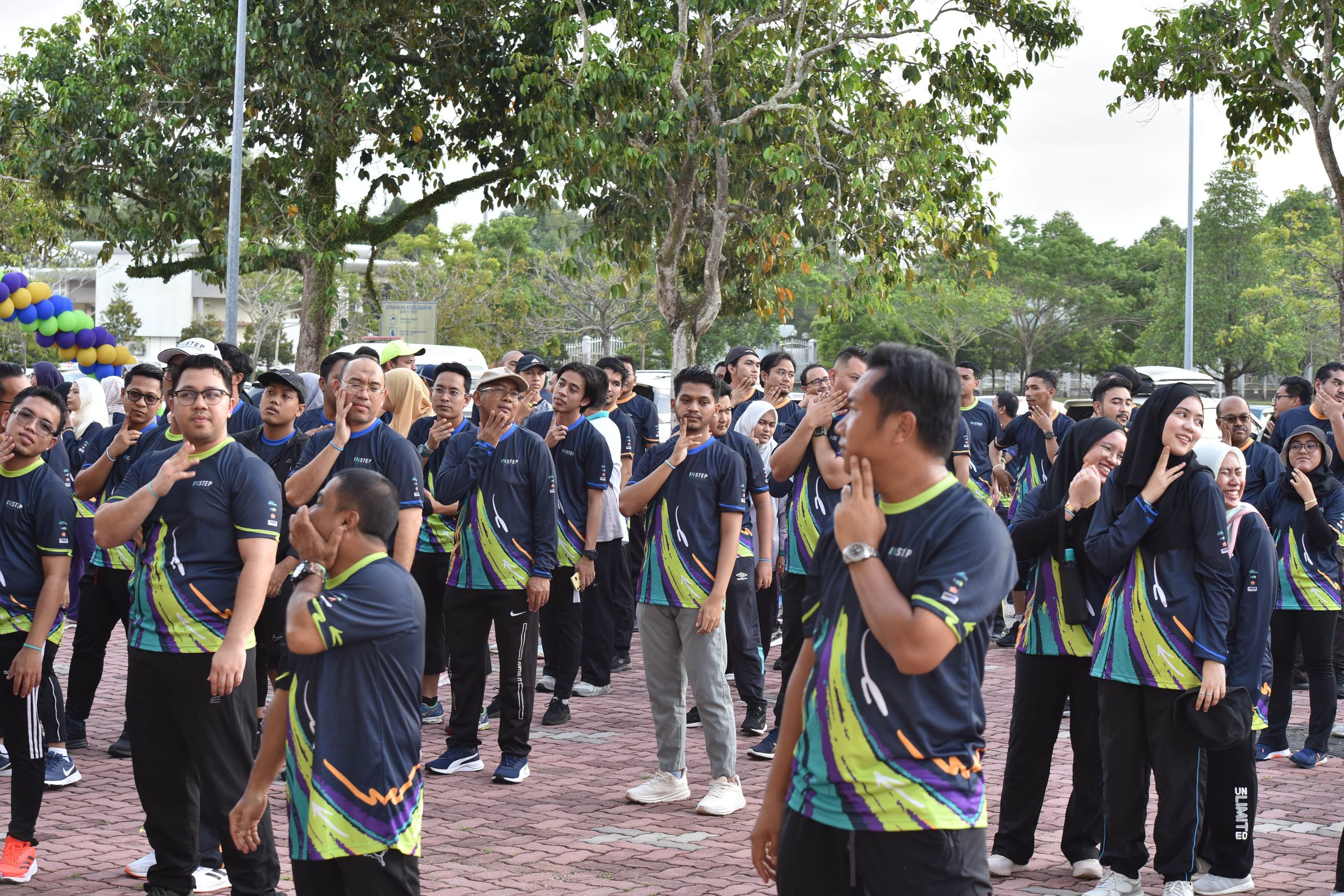 Running with smiles, many enjoyed the brief run with their colleagues.