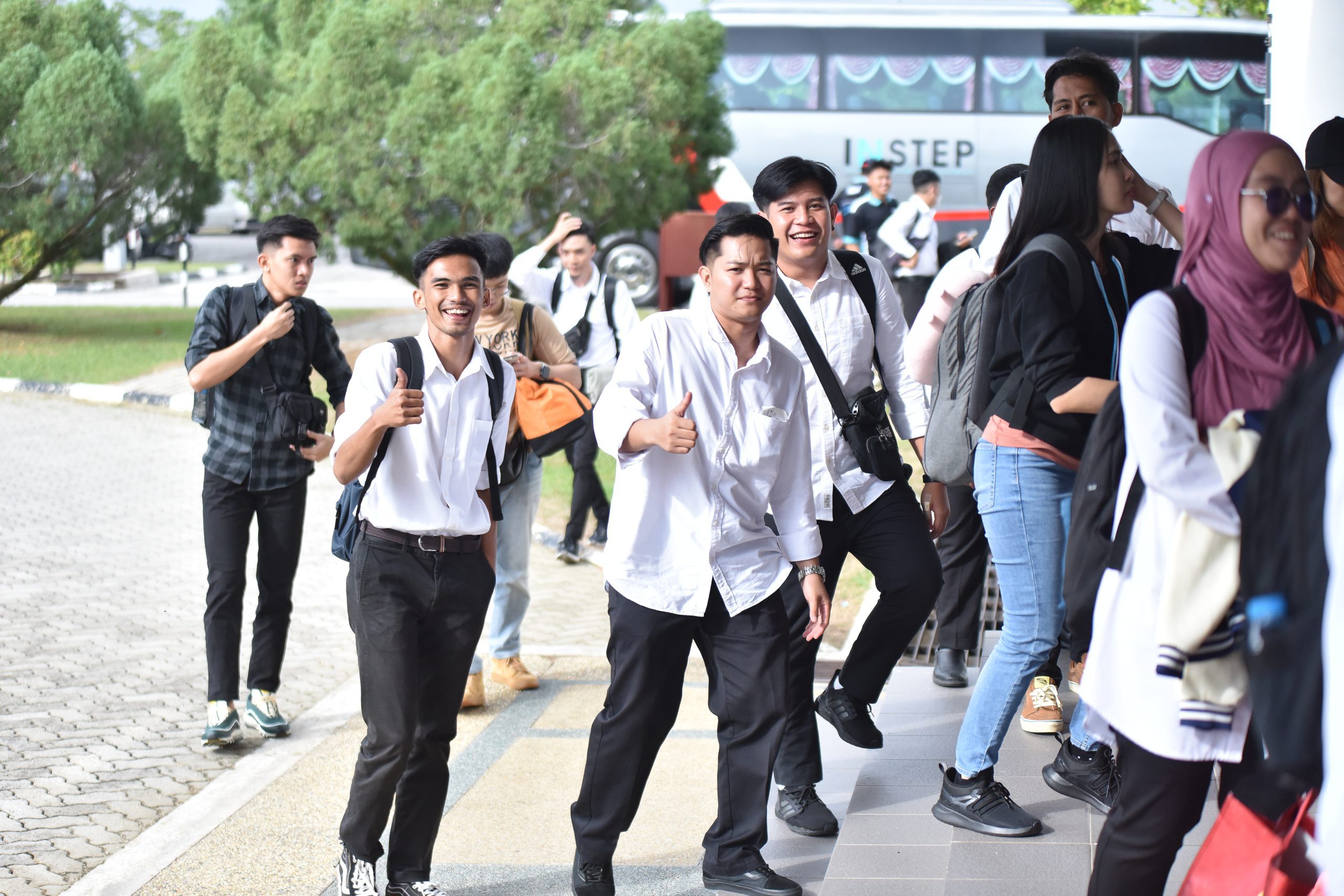 The happy faces gathered at Dewan Sri Gelam during the momentous day.