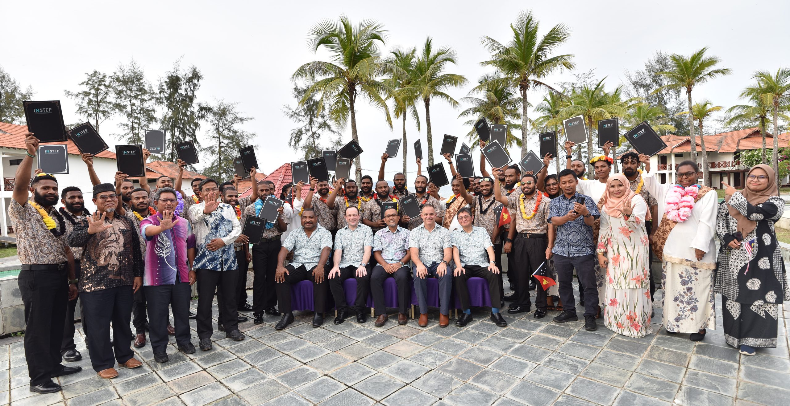 INSTEP Celebrates Completion of Third Batch Apprentice Training Programme from Santos Limited