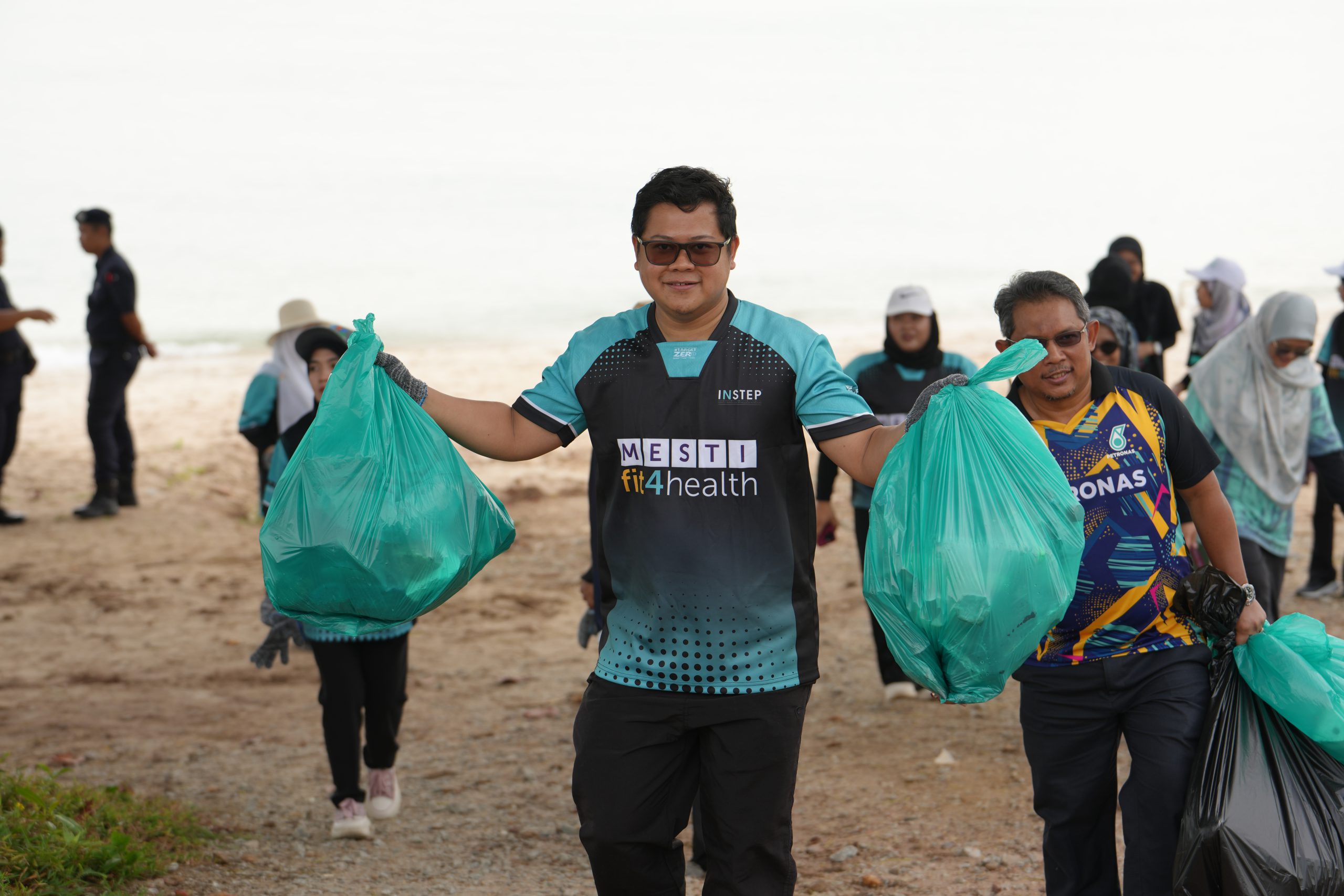 INSTEP Drives Coastal Care through Beach Cleaning Campaign